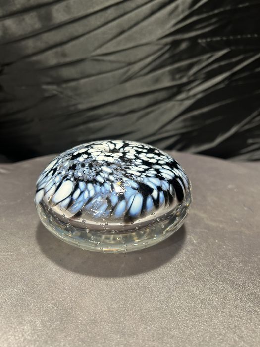 Szklany flakon artystyczny – styl Murano – mozaika błękitno-czarna