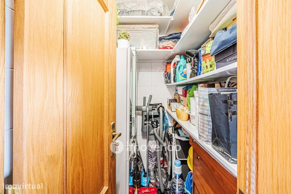 Apartamento T2 exclusivo, com garagem, em Paço de Arcos