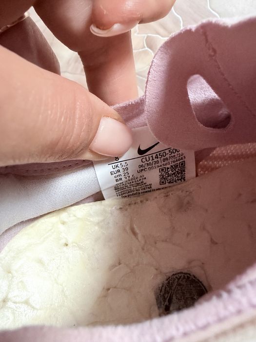 Кроссовки Nike 39