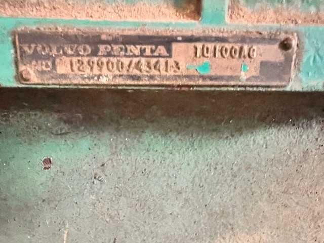Grupo Gerador Volvo Penta + um motor igual para retirar peças.