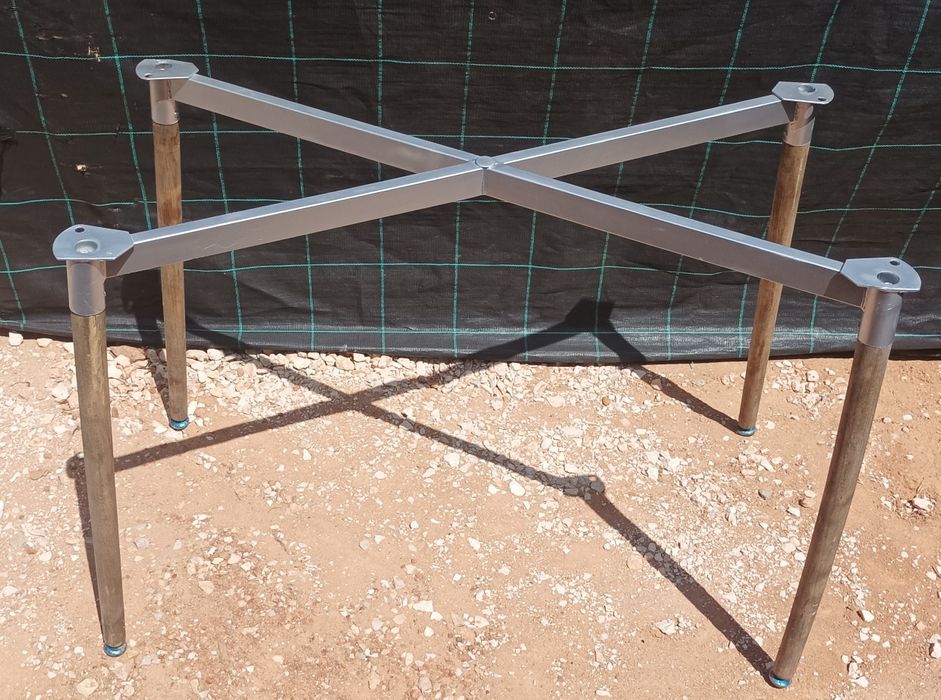 Mesa c/ tampo de vidro