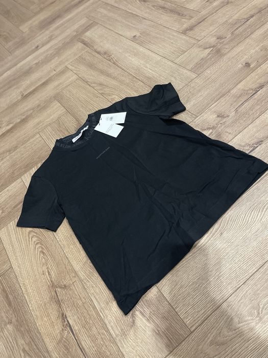Футболки жіночі CalvinKlein асортимент