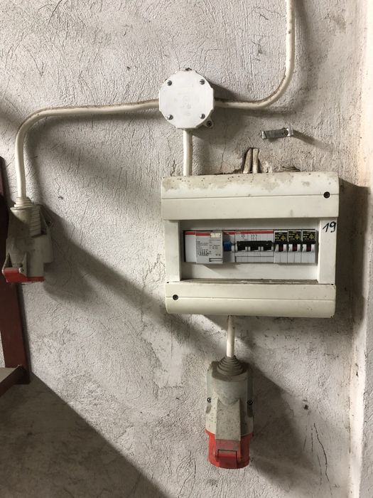 Garaż Warsztat samoobsługowy na godziny dni Kanał Siła Magazyn Storage