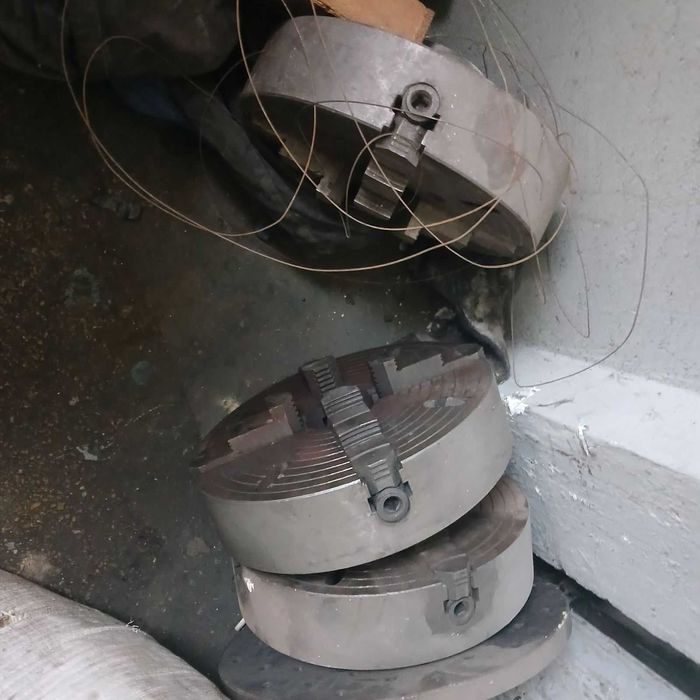 Патрон токарний чотирьох-кулачковий 400 мм.