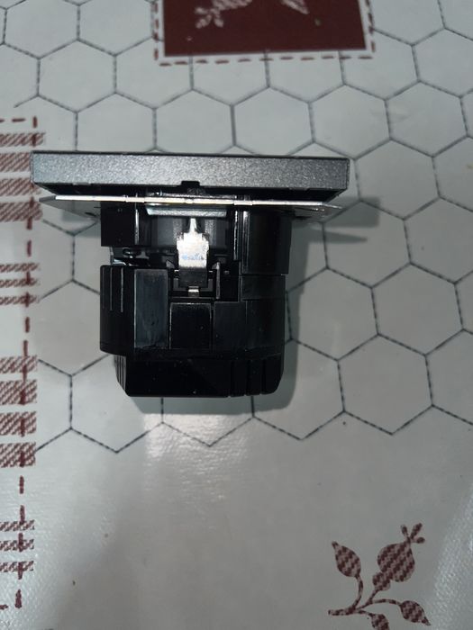 Tomada USB e Type C Jung437800287978792963