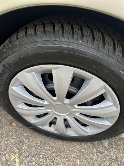 Toyota Avensis! Автомат! 2.0!