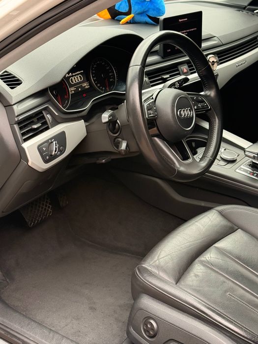 AUDI A4B9 2016.
