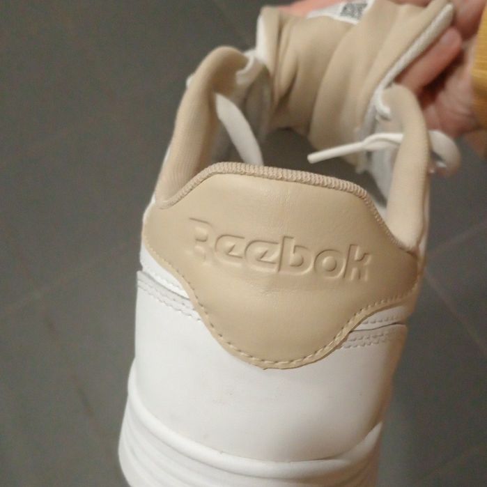 Título: Reebok Court White/Oat – Como novos