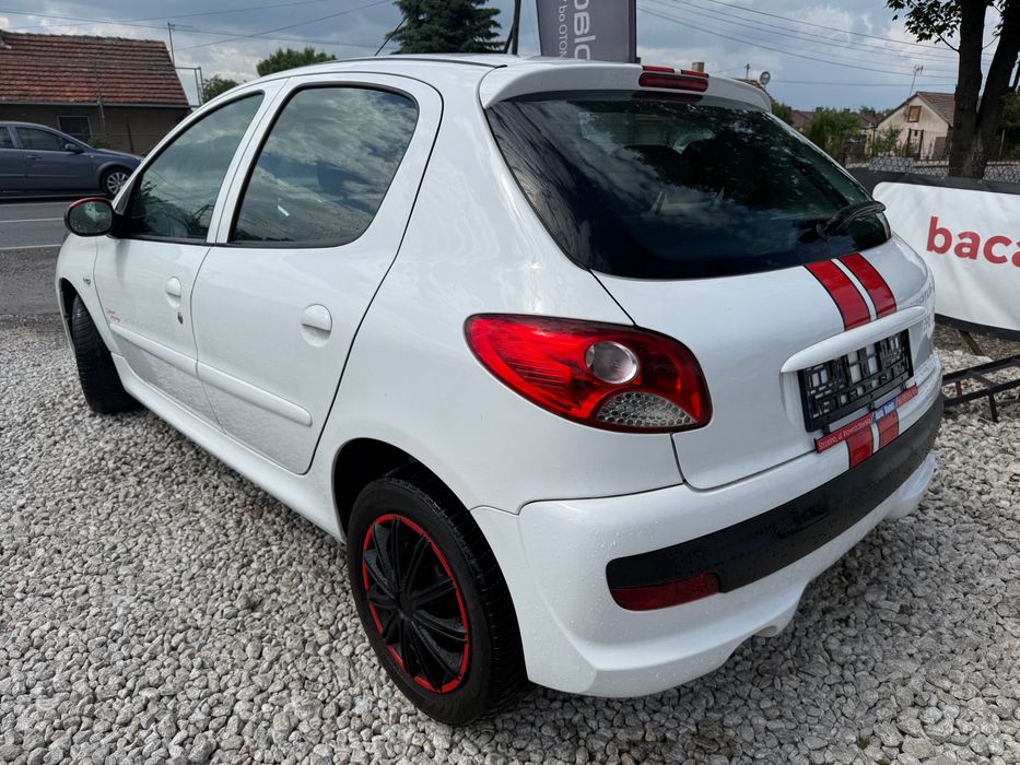 PEUGEOT 2012 1.4 BENZYNA Stary pancerny silnik Klima stan bdb