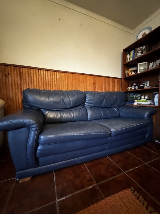 Sofa 3 lugares em cabedal