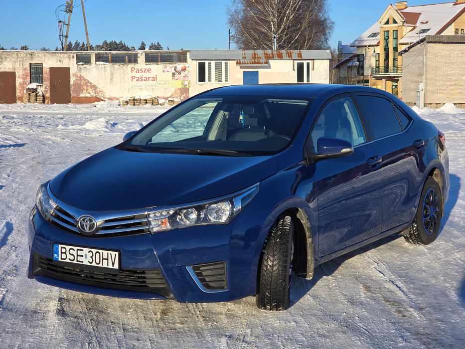 Toyota Corolla 1.6 benzyna 132 KM MAŁY PRZEBIEG. Kupiony w salonie