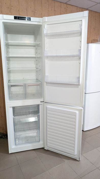 Холодильник Electrolux