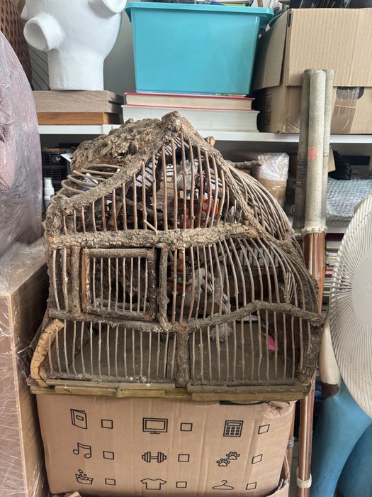 Gaiola de pássaro de madeira natural