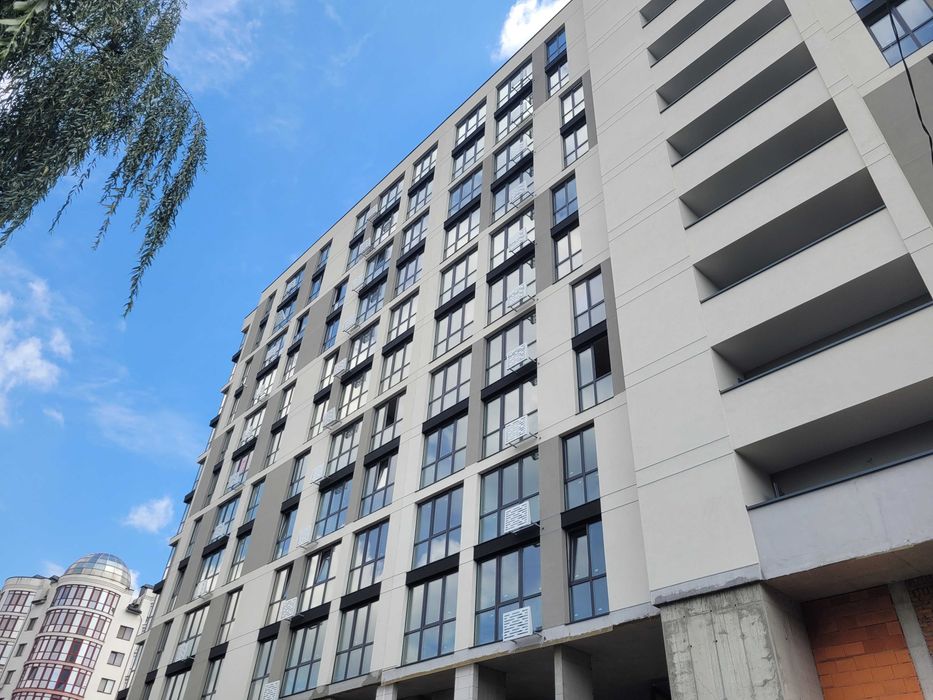 2 кімн. кв 64 мкв вул.Хоткевича, поруч з центром