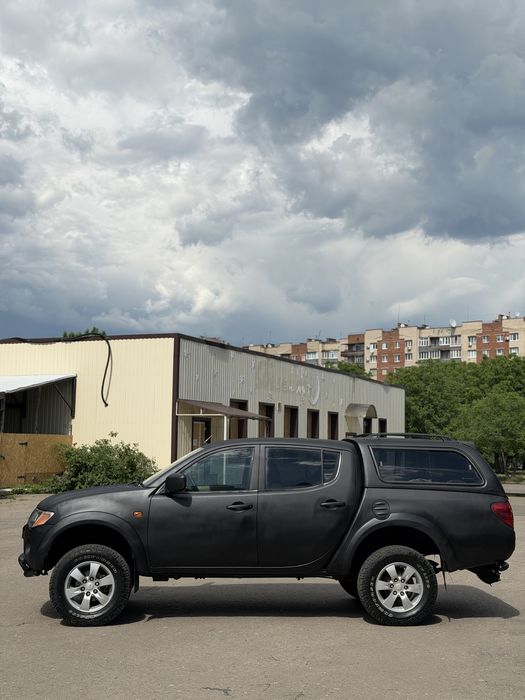 Mitsubishi Л200 в хорошем состоянии