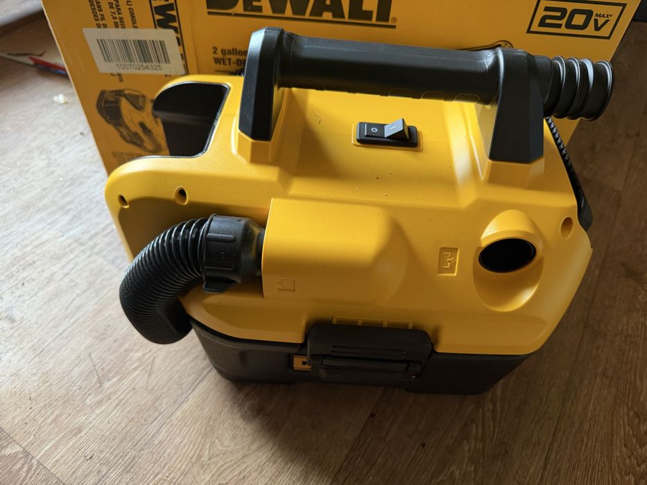 Акамуляторний пилосос Dewalt