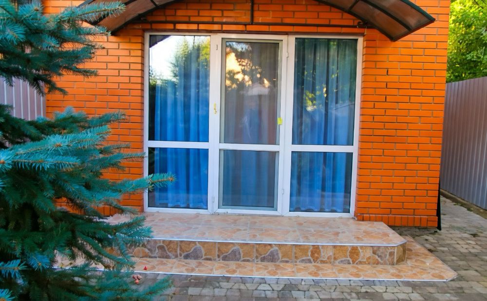 Частина будинку із ремонтом і двором — все готово для життя