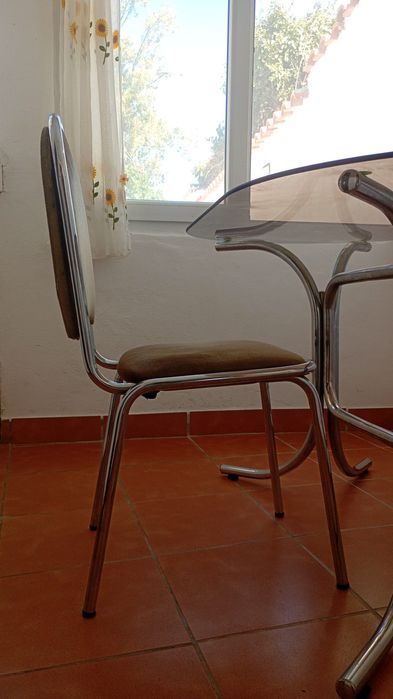 Mesa de vidro em bom estado