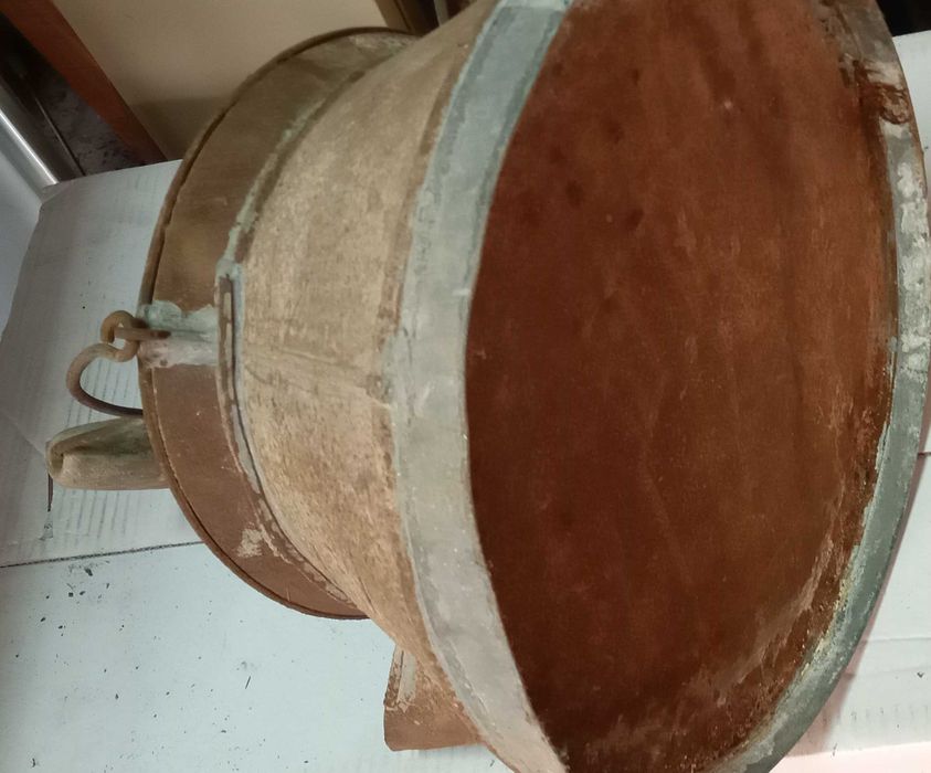 Celha em chapa , de transporte, antigo, por 30€
