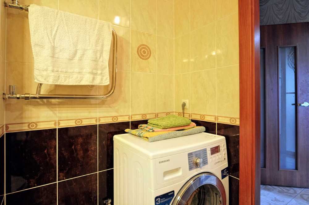 Погодинно, подобово - 3 поверх Маяковського 1 В у парка, для 5 людей!