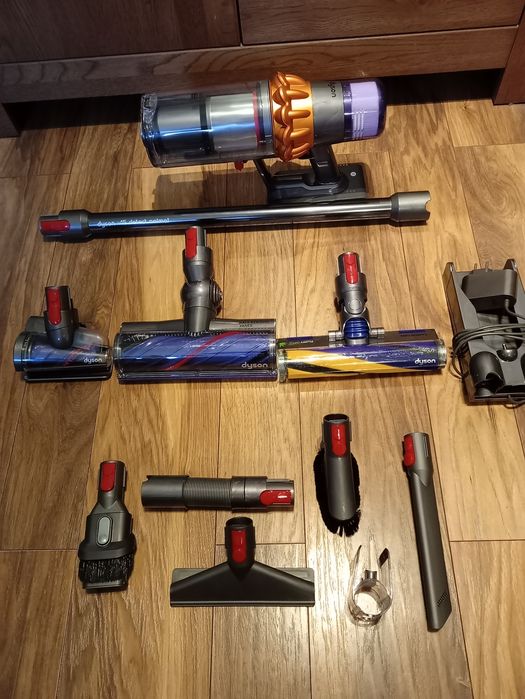 Dyson V15 absolute