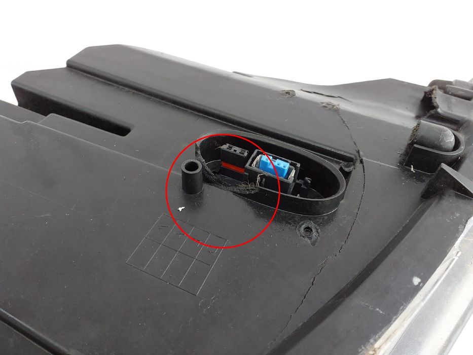 Ótica / farol esquerda BMW X6 (E71, E72)