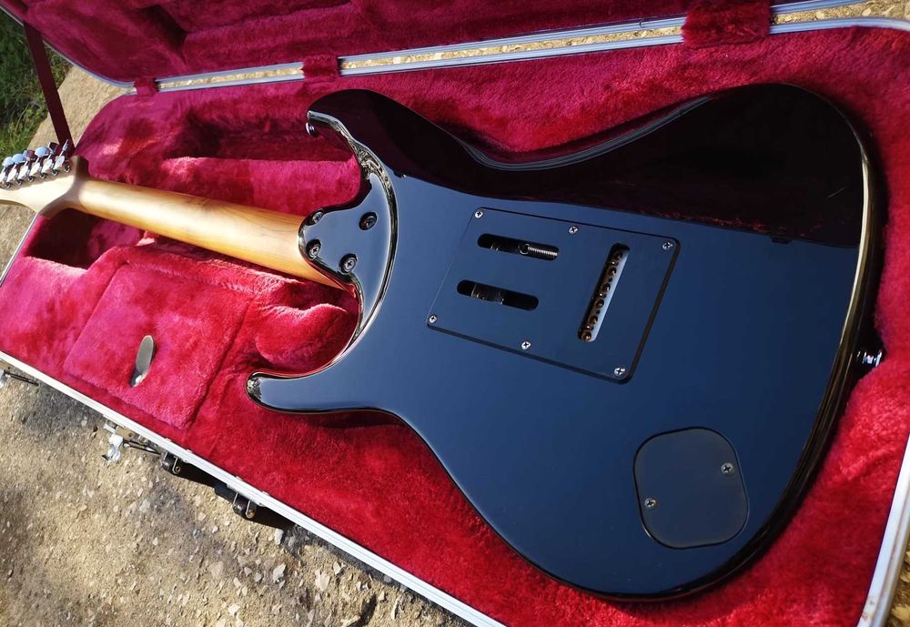 Ibanez AZ2204-BK Prestige com Antiquity II & Lollar Imperial pickups