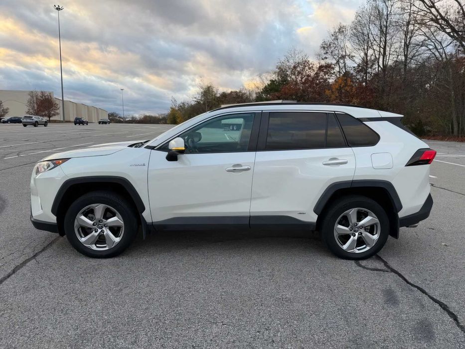 Toyota RAV4 Hybrid Limited      2019