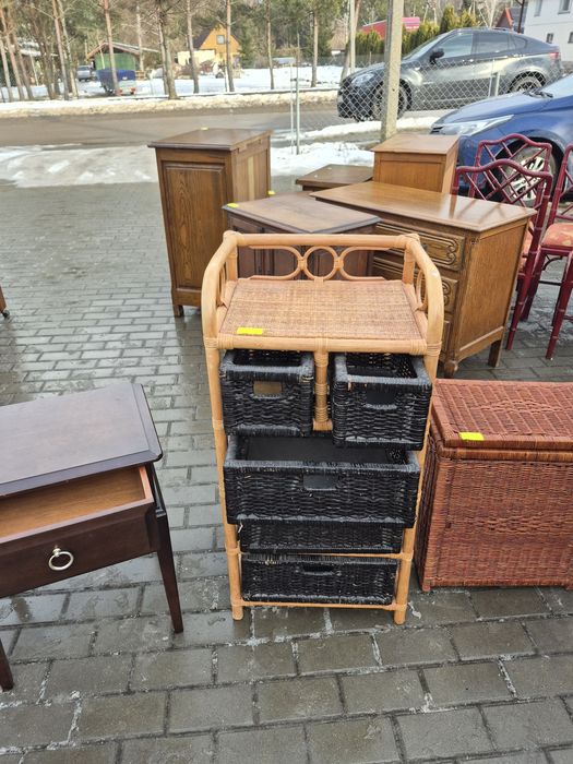 Zgrabna szafka rattan