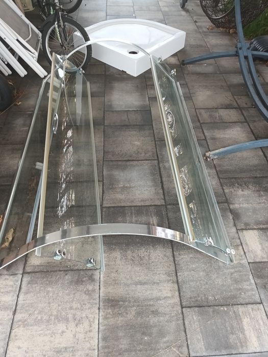 Kabina prysznicowa koło z brodzikiem 90