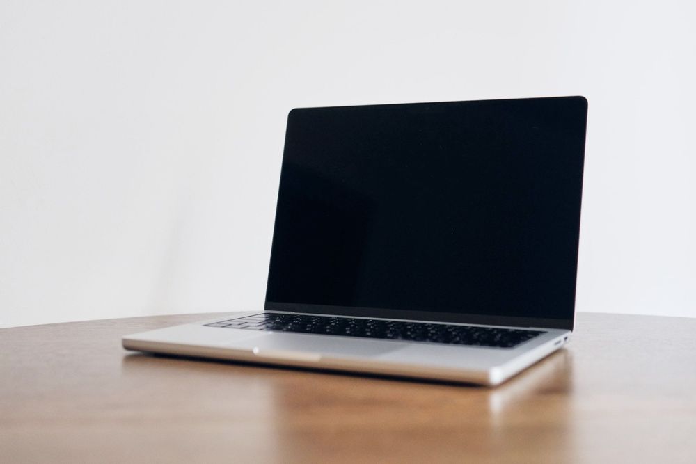 Apple MacBook Pro M3 14 cali 8/512gb srebrny, na gwarancji!