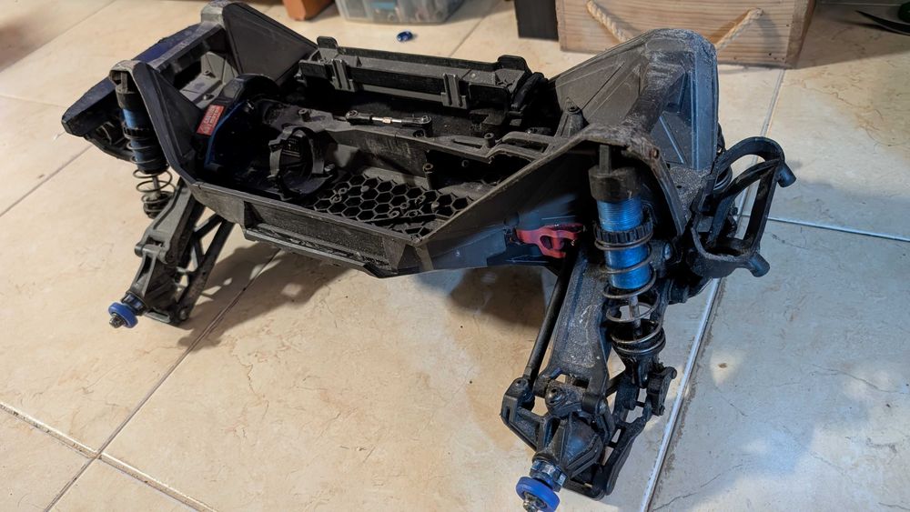 Chassi Traxxas Maxx 1.10 V1