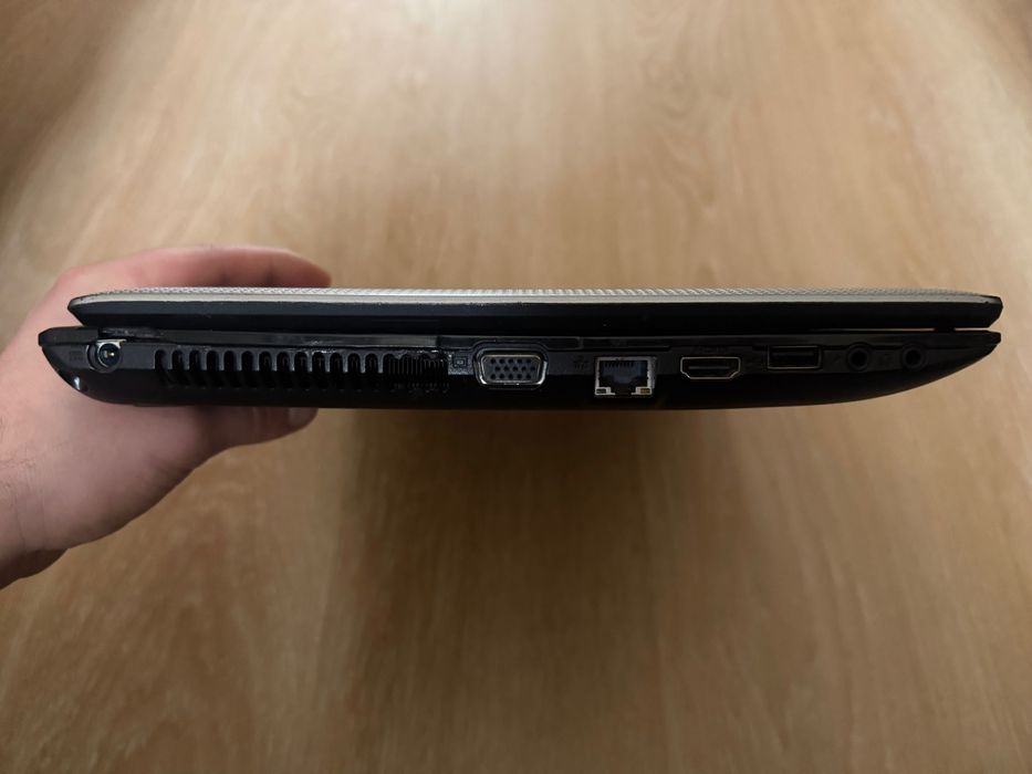 Ноутбук Acer Aspire 5741 працює -ОПИС