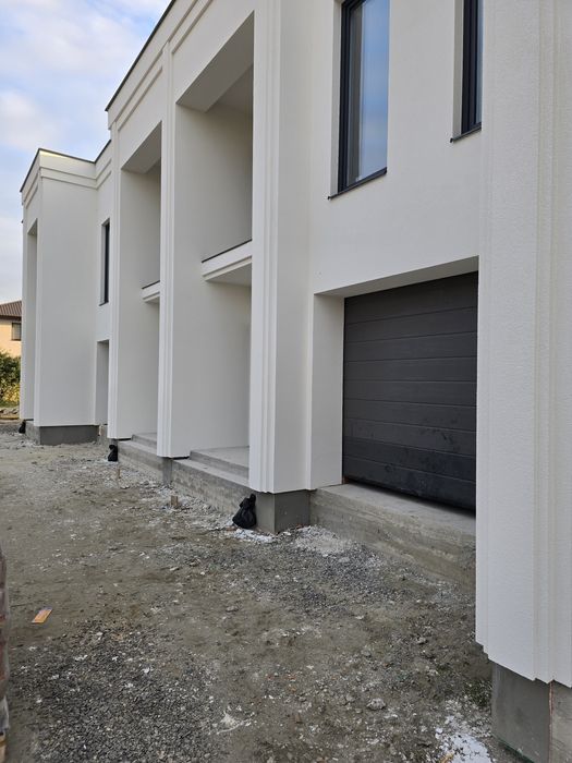 ПРОДАЮТЬСЯ ТАНХАУСИ у стилі сучасна класика м. Ужгород, Компотний р-н