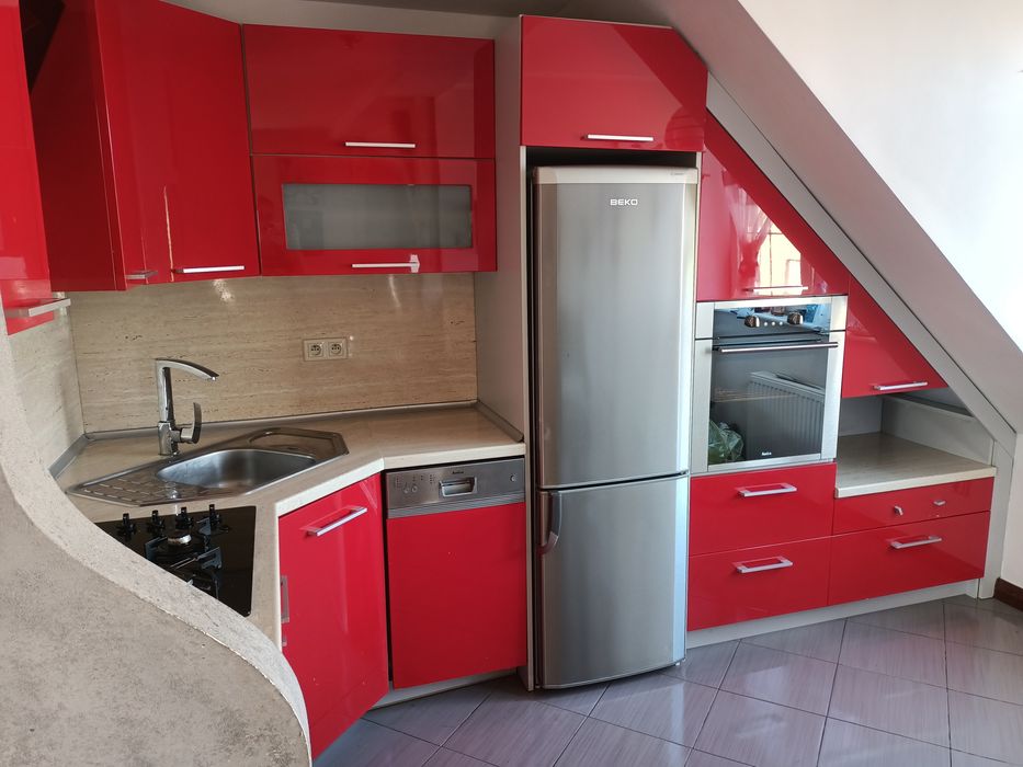 Meble kuchenne- czerwony połysk