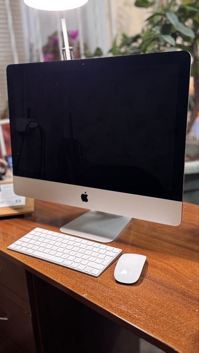 Apple iMac 18,1 2017 рік