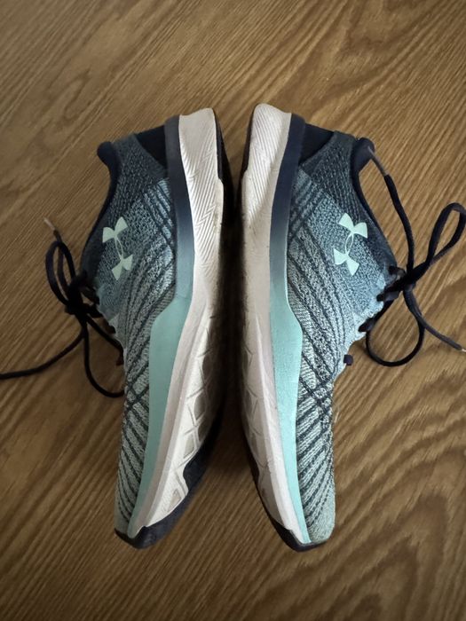 Under Armour Buty damskie sportowe dł. wkładki 24cm