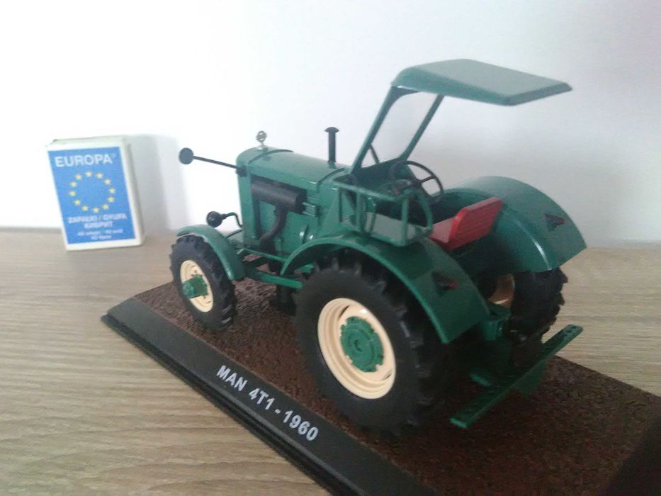 model traktor 1960 ciągnik rolniczy 1:32 retro Ursus Zetor zabytek 43