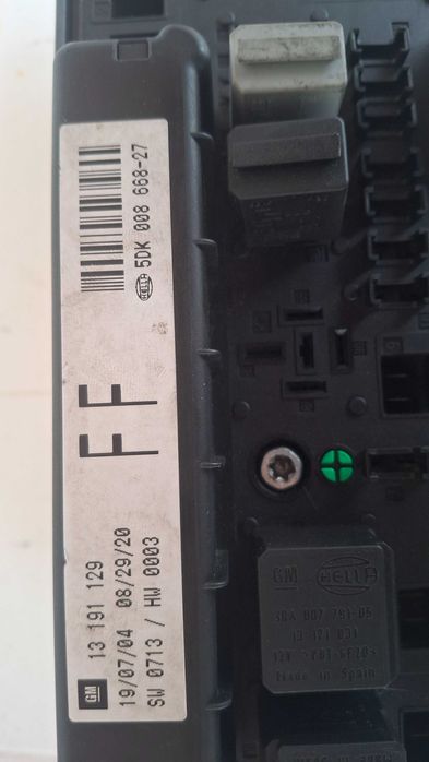 Vendo caixa de fusíveis e reles do astra H