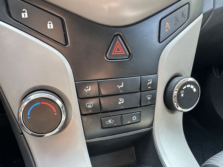 Chevrolet Cruze 1.6b 124km 2012 klima maly przebieg 170tys opł 07.2026