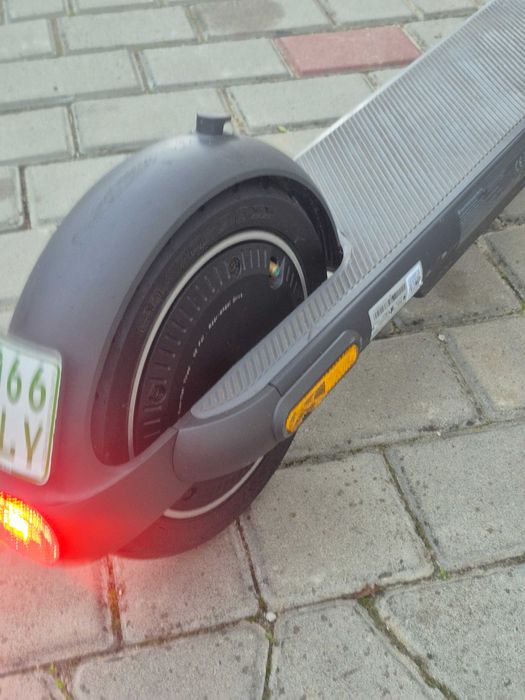 Електросамокат Xiaomi Electric Scooter 4 Pro Plus
