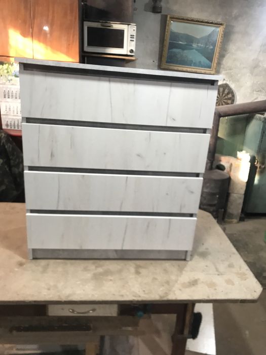 Комод. Ціна 3500 грн.