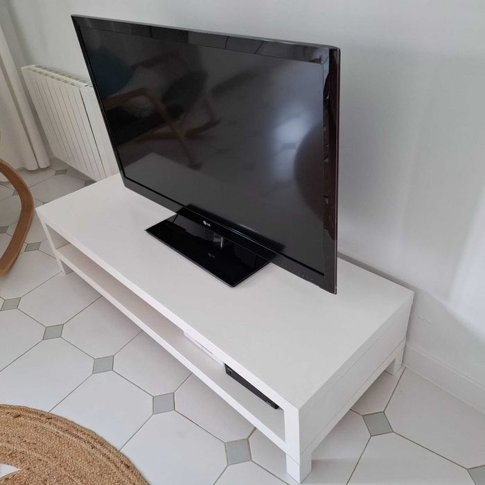Movel branco para TV  Ikea