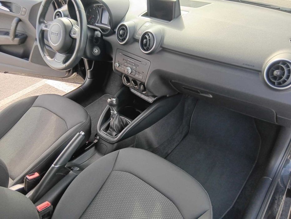 Audi A1 1.6 TDI Impecável