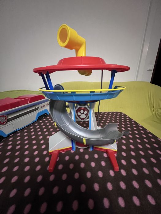 Camião  e Torre de Controlo Patrulha Pata com figurinas