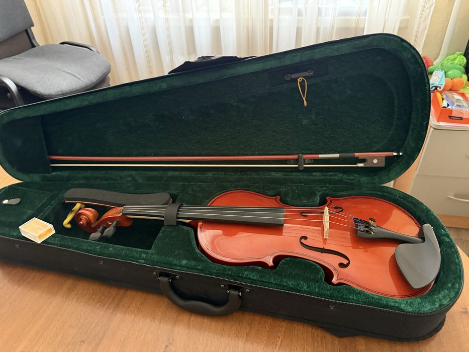 Продам Скрипку Maxtone 4/4