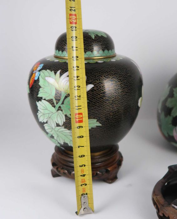 Par de potes em porcelana da China