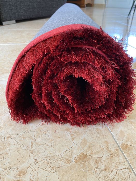 Tapete bordeux como novo