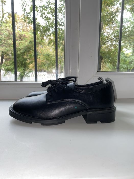 Нові Туфлі 37 розмір