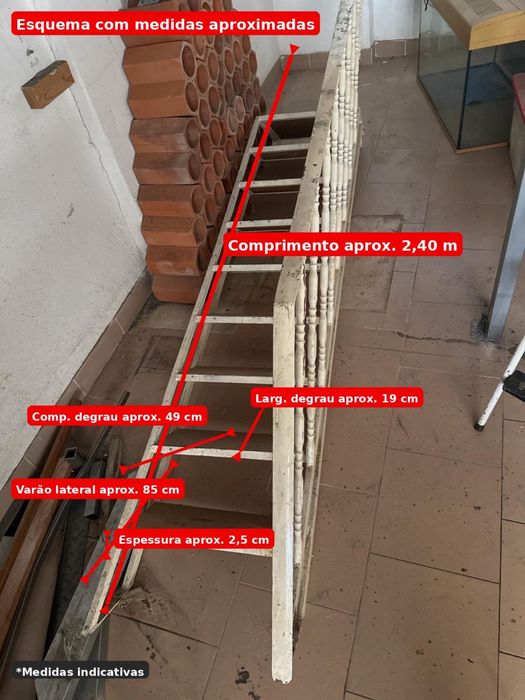 Escada com estrutura em ferro